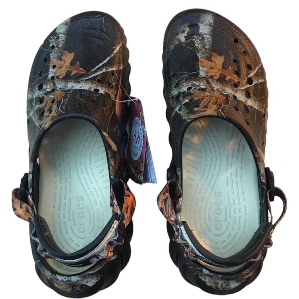 NWT CROCS x EDGE REALTREE ECHO CLOGS- size m7/w9
